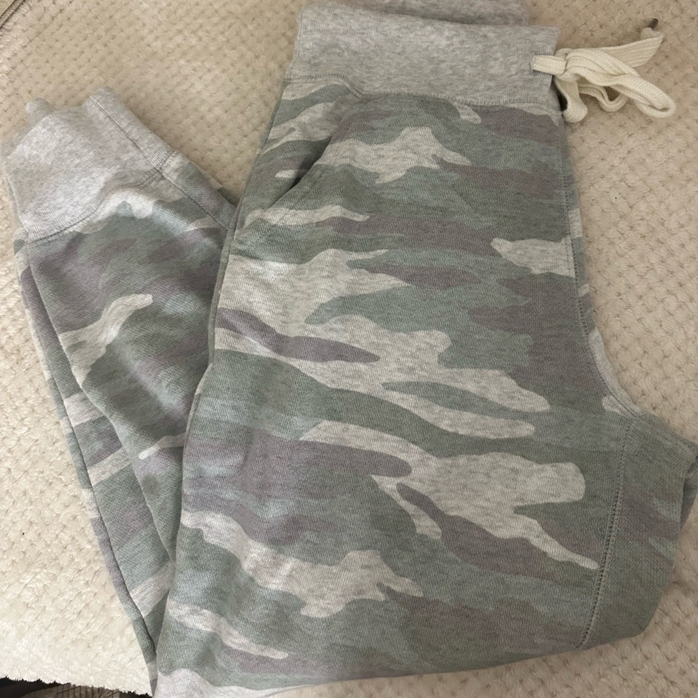 Aerie Camo Sweatpants